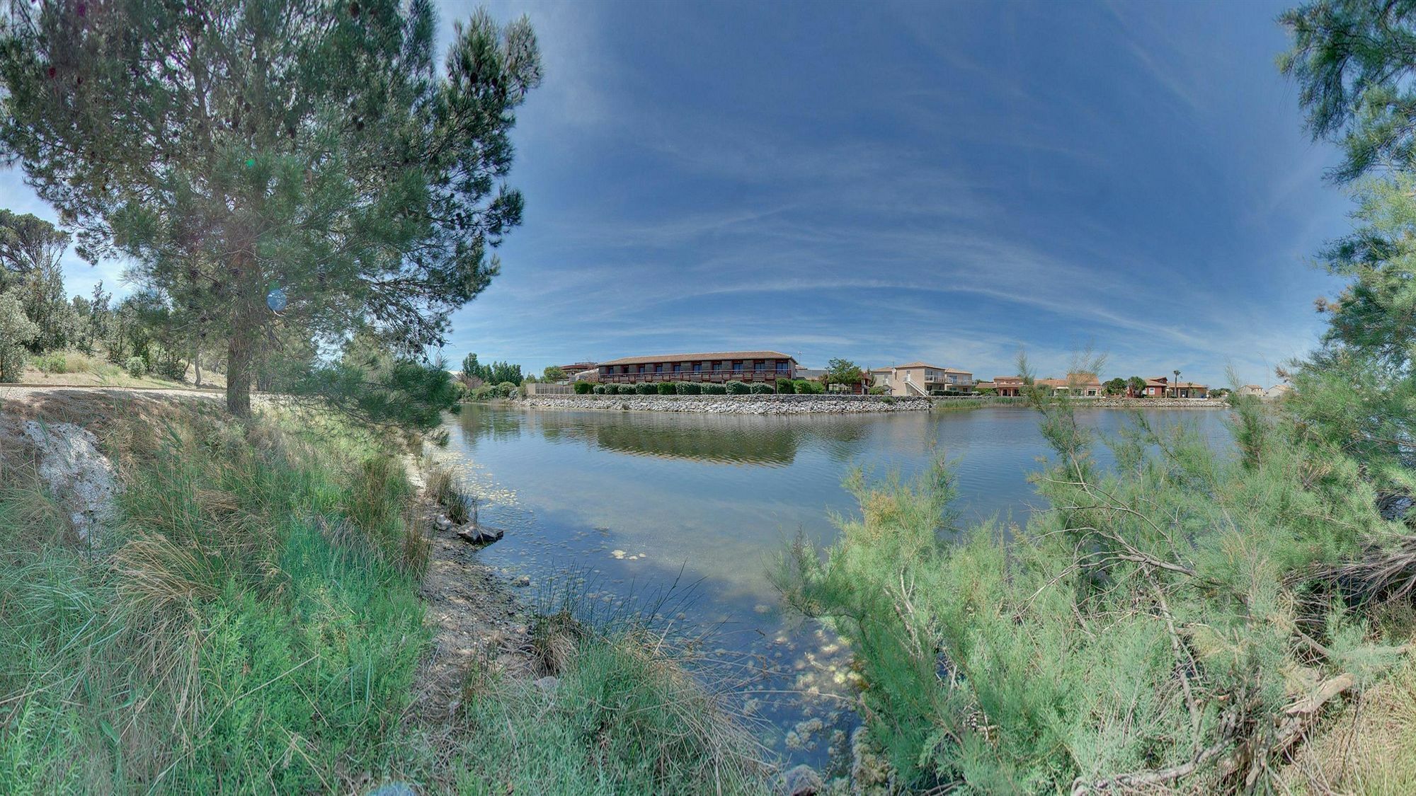 Hotel Le Phoebus Garden & Spa Gruissan Bagian luar foto